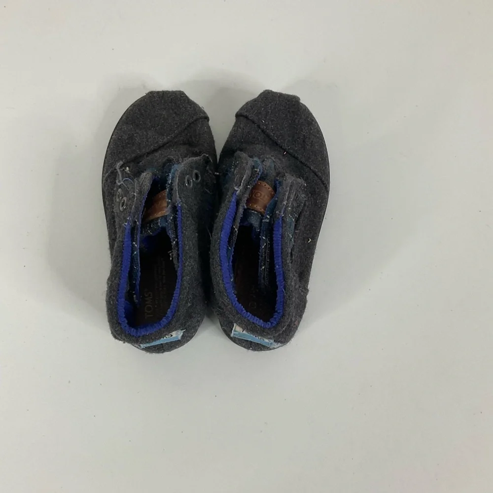 Toms‎ Gray Toddler Shoes Size 8